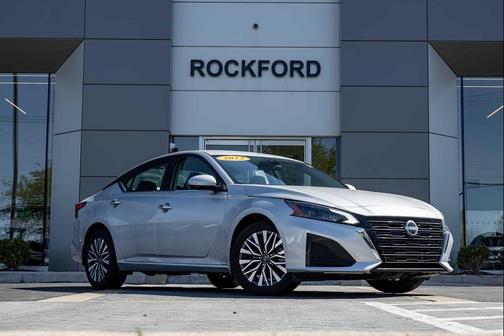 Brilliant Silver Metallic 2023 Nissan Altima 2.5 SV