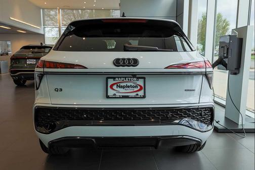 Glacier White Metallic 2026 Audi Q3 S line