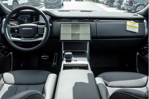 2025 Land Rover Range Rover P530 SE 7 Seat