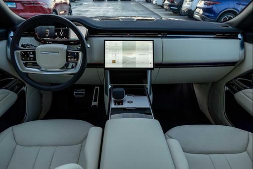 2026 Land Rover Range Rover P530 SE