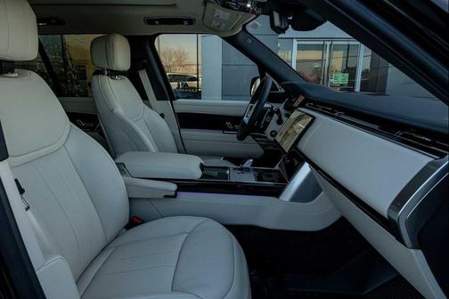 2026 Land Rover Range Rover P530 SE