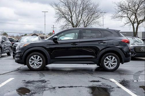 Black Noir Pearl 2019 Hyundai TUCSON SE