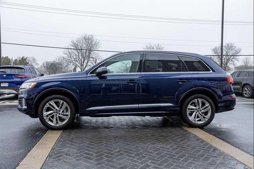 2021 Audi Q7 45 Premium Plus