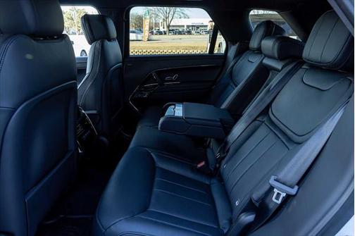 2025 Land Rover Range Rover Sport SE
