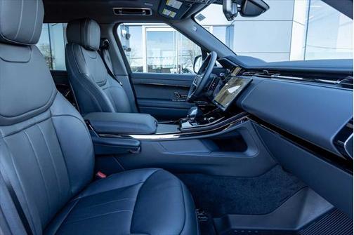 2025 Land Rover Range Rover Sport SE