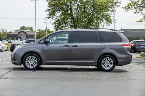2013 Toyota Sienna XLE