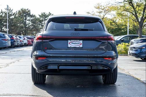 2025 Audi SQ6 e-tron Premium Plus quattro