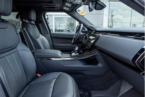 2025 Land Rover Range Rover Sport SE