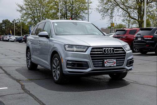 Florett Silver Metallic 2018 Audi Q7 3.0T Premium Plus