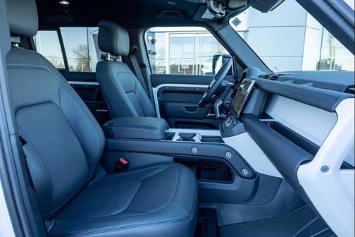 2026 Land Rover Defender P400 X-Dynamic SE