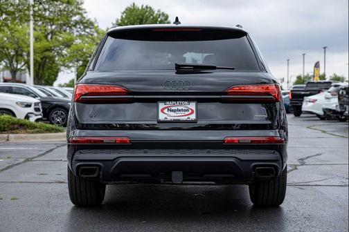 Mythos Black Metallic 2026 Audi Q7 45 Premium
