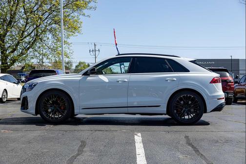 Glacier White Metallic 2026 Audi SQ8 4.0T Prestige
