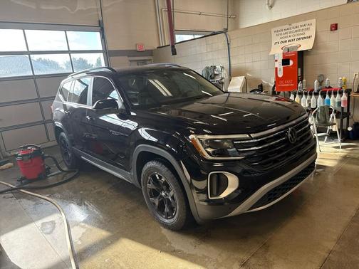 2024 Volkswagen Atlas 2.0T SEL