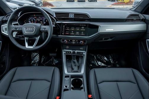 2025 Audi Q3 Premium 45 TFSI S line quattro Tiptronic