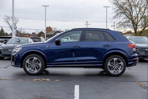 2025 Audi Q3 Premium 45 TFSI S line quattro Tiptronic
