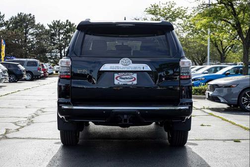 Midnight Black Metallic 2019 Toyota 4Runner Limited