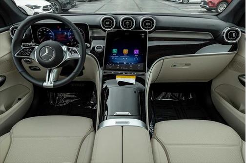 2025 Mercedes-Benz GLC 300 4MATIC