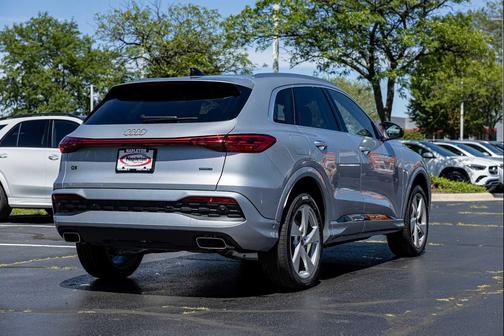 Florett Silver Metallic 2026 Audi Q5 Premium Plus TFSI quattro S tronic