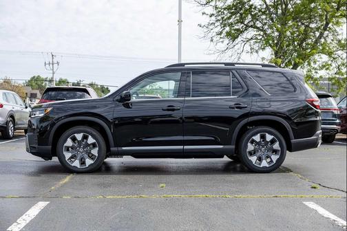 Crystal Black Pearl 2026 Honda Pilot Elite