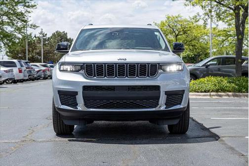 2023 Jeep Grand Cherokee L Laredo