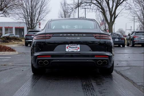 2018 Porsche Panamera 4S