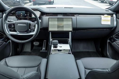 2025 Land Rover Range Rover P530 SE