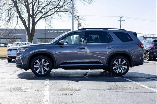 2025 Honda Pilot Touring 8-Passenger