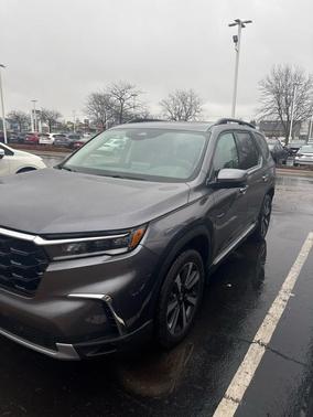 2025 Honda Pilot Touring 8-Passenger