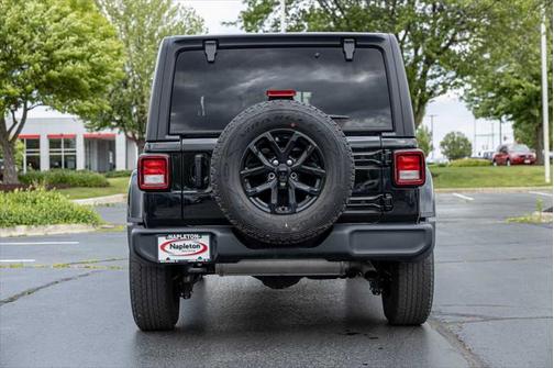 2023 Jeep Wrangler 4-Door Freedom 4x4