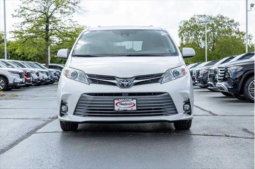 2019 Toyota Sienna XLE