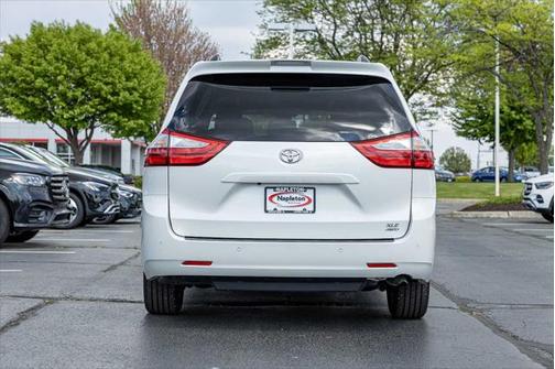 2019 Toyota Sienna XLE