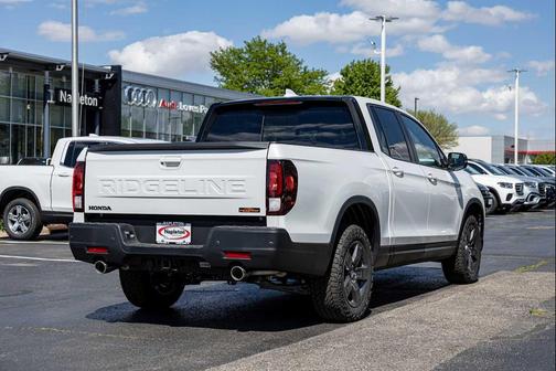 Platinum White Pearl 2026 Honda Ridgeline TrailSport