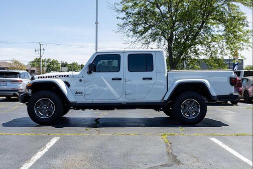 Bright White Clearcoat 2023 Jeep Gladiator Rubicon