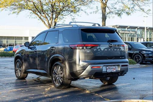 2023 Nissan Pathfinder SL 4WD
