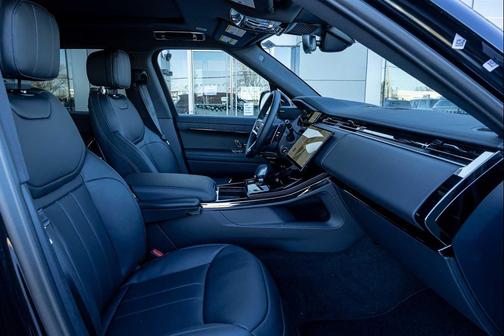 2025 Land Rover Range Rover Sport SE