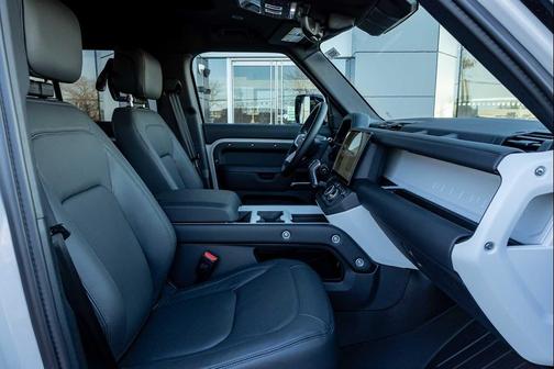 2026 Land Rover Defender P400 X-Dynamic SE
