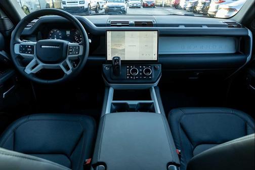 2026 Land Rover Defender P400 X-Dynamic SE