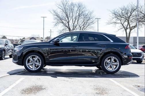 2022 Audi Q8 55 Premium