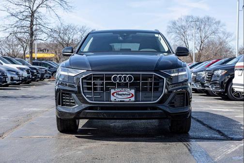 2022 Audi Q8 55 Premium