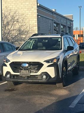 Crystal White Pearl 2024 Subaru Outback Onyx Edition XT