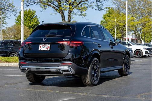 BLACK 2026 Mercedes-Benz GLC 300 4MATIC