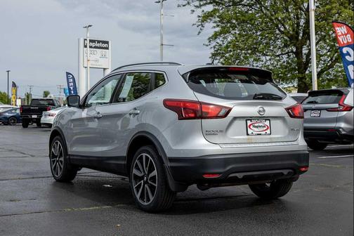 Brilliant Silver 2017 Nissan Rogue Sport SL