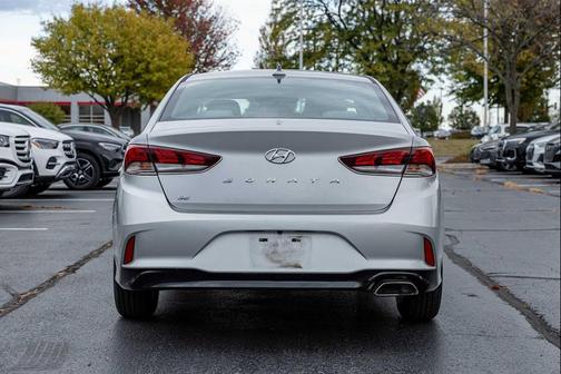 2018 Hyundai SONATA SE
