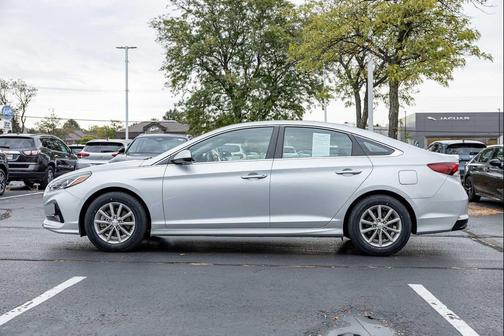2018 Hyundai SONATA SE