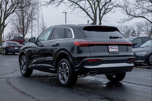 2025 Audi Q5 Premium TFSI quattro S tronic