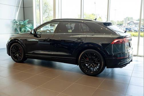 Mythos Black Metallic 2026 Audi SQ8 4.0T Prestige