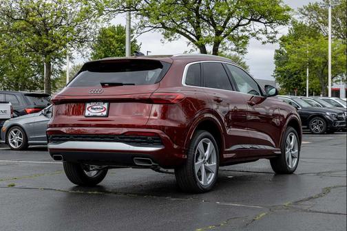 Grenadine Red Metallic 2026 Audi Q5 Premium Plus TFSI quattro S tronic