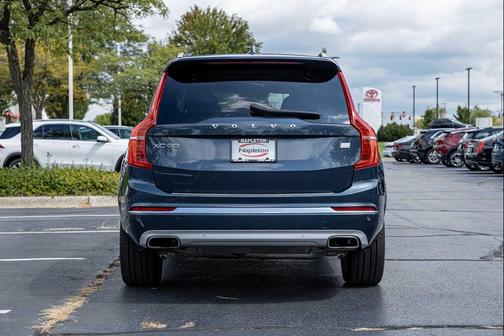 2021 Volvo XC90 Recharge Plug-In Hybrid T8 Inscription Expression 7 Passenger