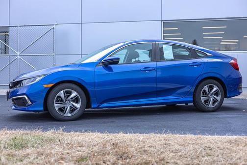 Photo 4 of 26 of 2019 Honda Civic LX