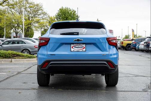 Fountain Blue 2024 Chevrolet Trax FWD 1RS